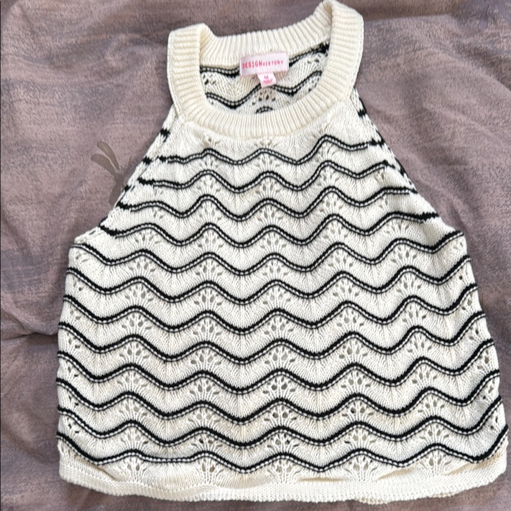 Girls Design History White and Black Knit Crop Top with front lining.